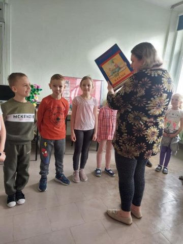 b_1024_768_0_00_images_2023_2024_KAWA_Pasowanie_czytelnik_428491286_866273471967269_6363121992932793389_n